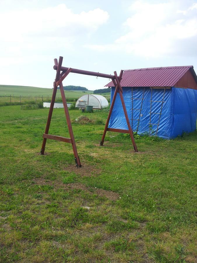 Der Kleine Bauernhof Keine Arbeiter Zadnych Pracownikow Leilighet Lubiatow  Eksteriør bilde